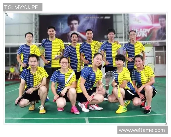 重庆羽毛球队与上海羽毛球队赛后复盘分析团队配合与战术策略的成功与不足