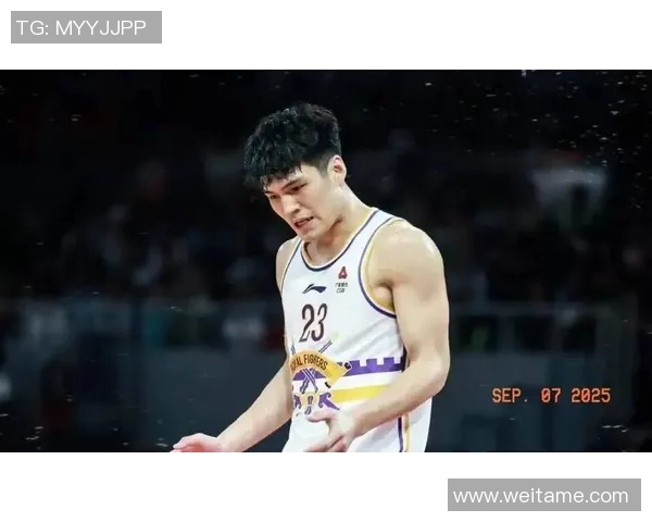 南京篮球队在钻石联赛中的灵活性表现引发热议与期待 南京篮球队在钻石联赛中的灵活性表现引发热议与期待